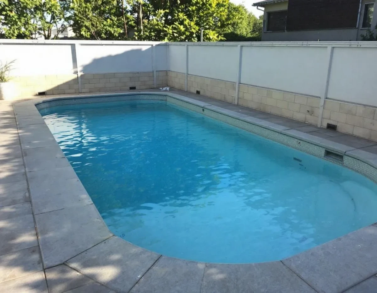 Tout savoir sur la fiscalité des piscines semi-enterrées : un guide complet